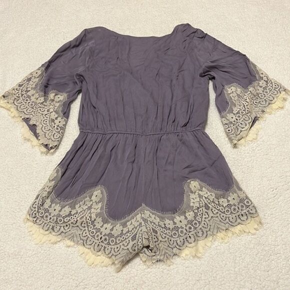 Umgee gray lace romper medium - Picture 12 of 16